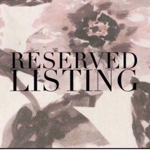 Reserved Listing @louloubelle888 - surprise box
